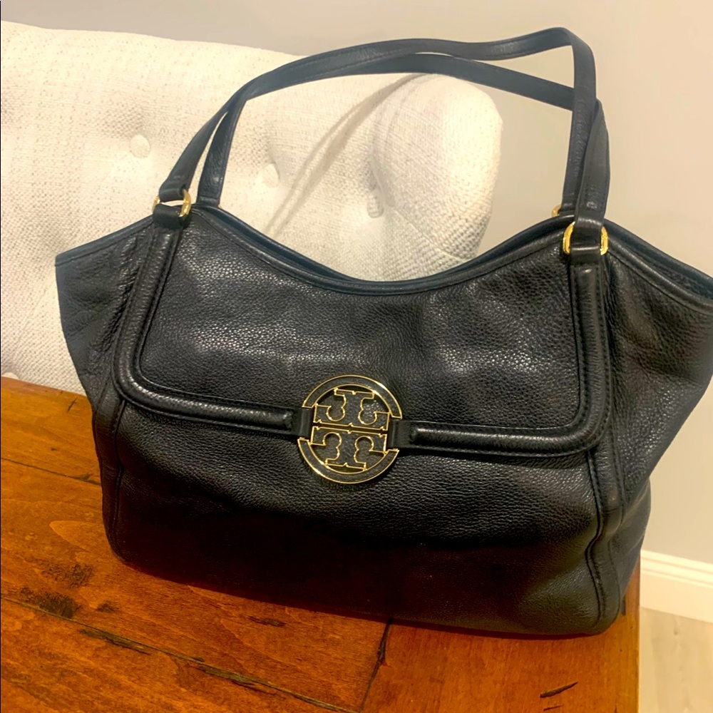 Tory Burch Black Leather Amanda Easy Handbag